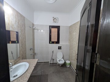 Bathroom in 3 BHK Builder Floor at Sector 40 – for Rent