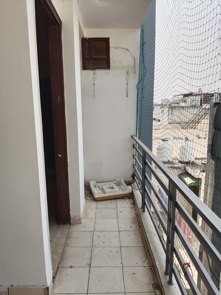 Balcony, sector 110 3 Bedroom 900 Sq.Ft. Builder Floor In Sector 110 Gurgaon 8560803