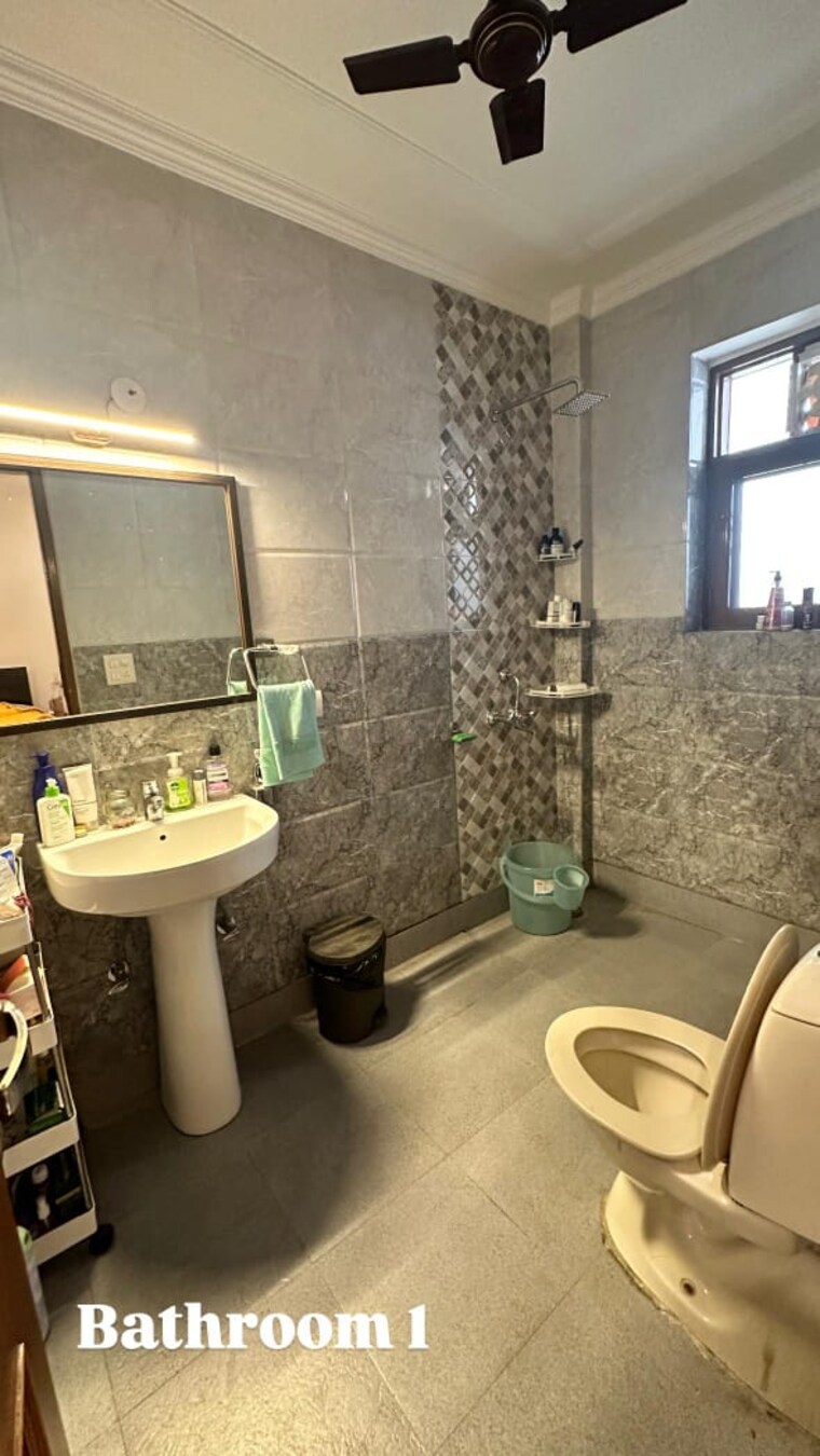 Master Bedroom, ss-southend-floors 2 Bedroom 1000 Sq.Ft. Builder Floor In South City 2 Gurgaon 8560804