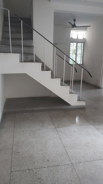 Staircase in 2.5 BHK Apartment at Mayur Vihar – for Rent