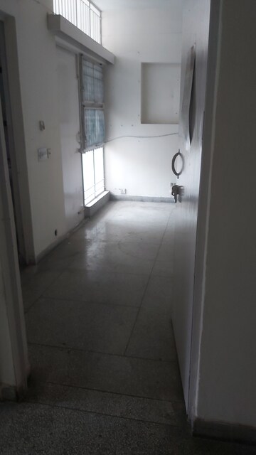 Bathroom in 2.5 BHK Apartment at Mayur Vihar – for Rent