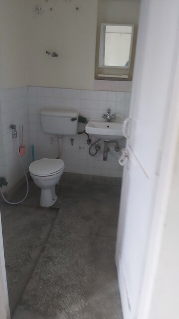 Bathroom in 2.5 BHK Apartment at Mayur Vihar – for Rent