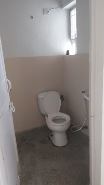 Bathroom in 2.5 BHK Apartment at Mayur Vihar – for Rent