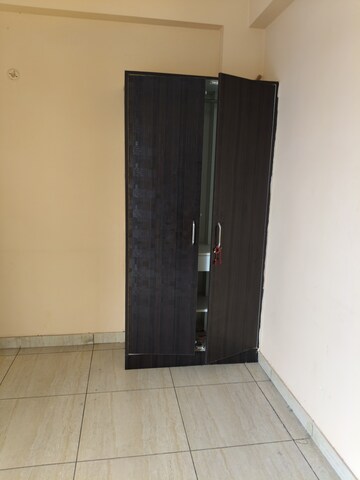 Room in 3 BHK Builder Floor at Sector 110 – for Rent
