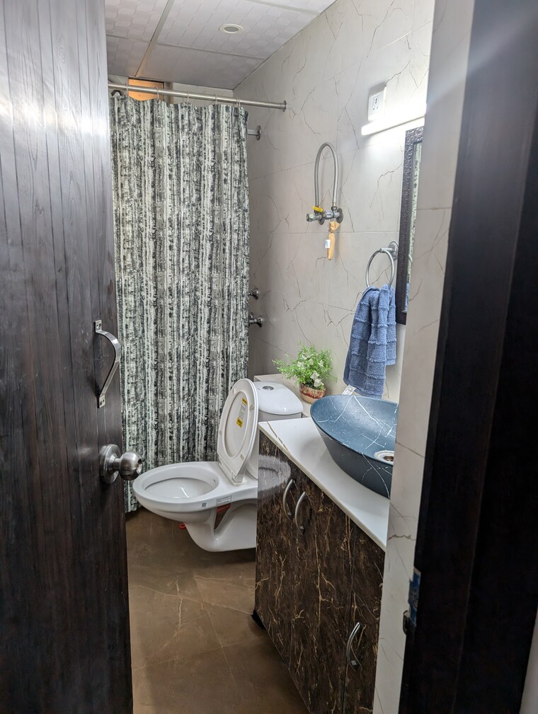 Bathroom, jaypee-wish-town-klassic 3 Bedroom 1565 Sq.Ft. Apartment In Sector 134 Noida 8560929