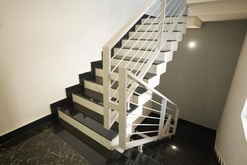 Staircase in 6 BHK Villa at Ansal Sushant Golf city, Sushant Golf City – for Rent