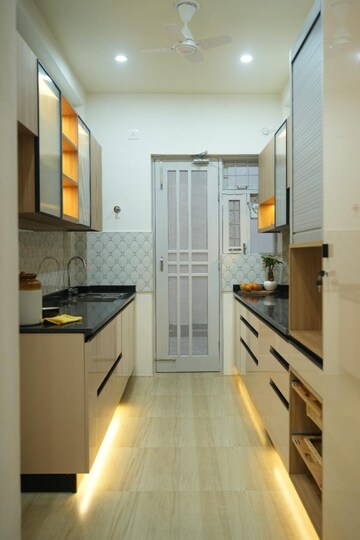 Kitchen in 6 BHK Villa at Ansal Sushant Golf city, Sushant Golf City – for Rent