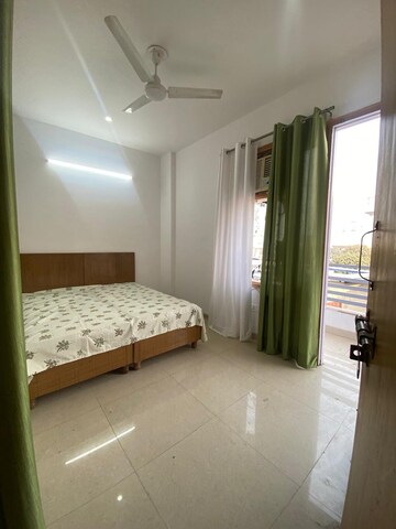 Bedroom in 1 BHK Builder Floor at Sector 43 – for Rent