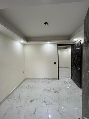 Room in 1 BHK Builder Floor at Saket – for Rent
