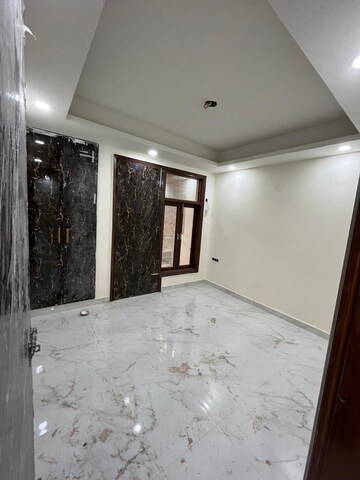 Room in 1 BHK Builder Floor at Saket – for Rent