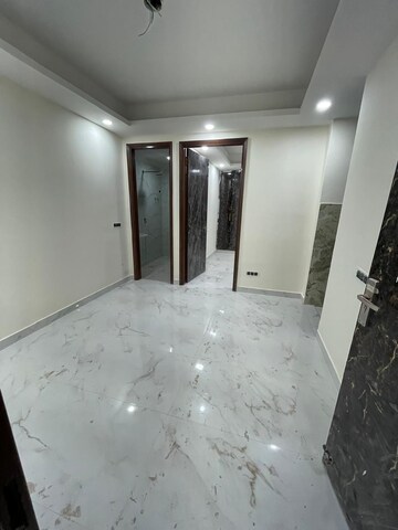 Room in 2 BHK Builder Floor at Saket – for Rent