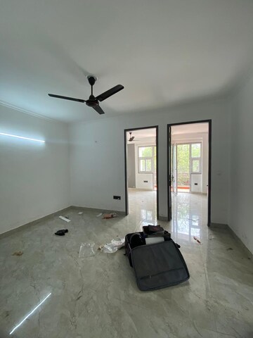 Room in 2 BHK Builder Floor at Saket – for Rent