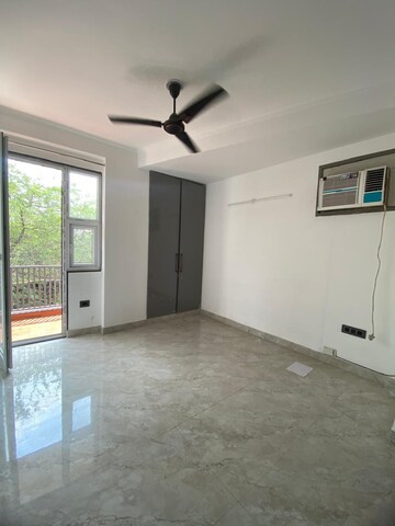 Room in 2 BHK Builder Floor at Saket – for Rent