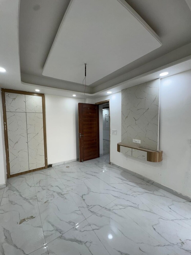 Room, sector 73 4 Bedroom 1850 Sq.Ft. Apartment In Sector 73 Noida 8561213