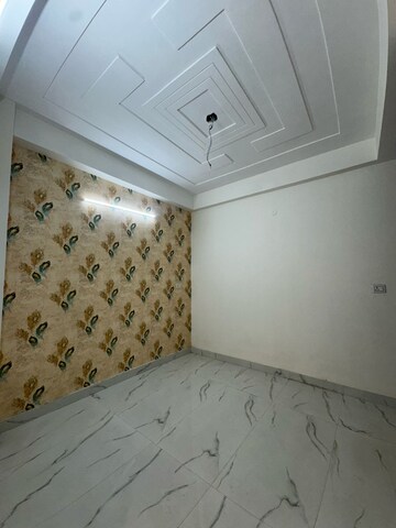 Room in 2 BHK Apartment at Sector 82 – for Sale