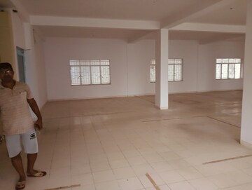 Room in  Showroom at Esplanade – for Rent