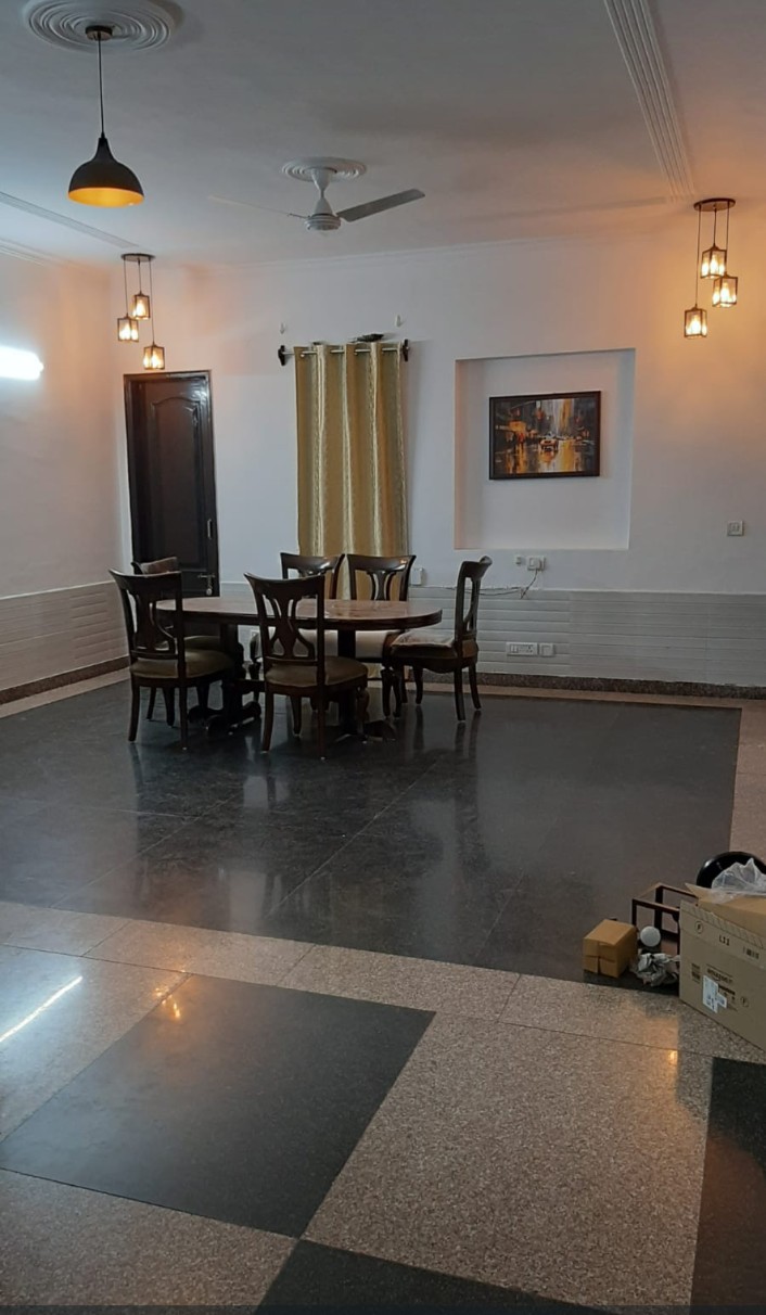 3 BHK + Pooja Room 2200 Sq.Ft. Builder Floor in RWA Residential Society Sector 46