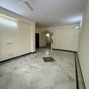 Room in 3 BHK Builder Floor at Uppal Southend, Sector 49 – for Sale