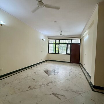Room in 3 BHK Builder Floor at Uppal Southend, Sector 49 – for Sale