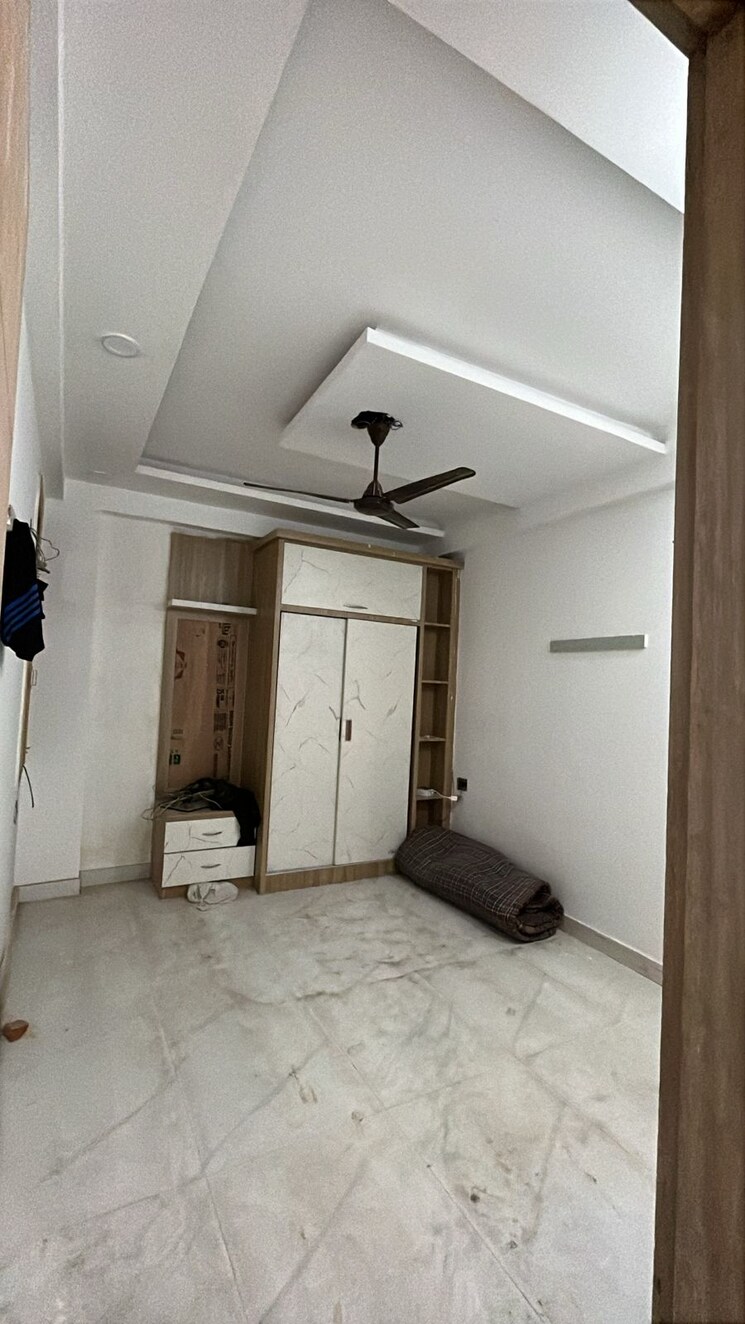 Room, sector 73 3 Bedroom 1450 Sq.Ft. Apartment In Sector 73 Noida 8561343