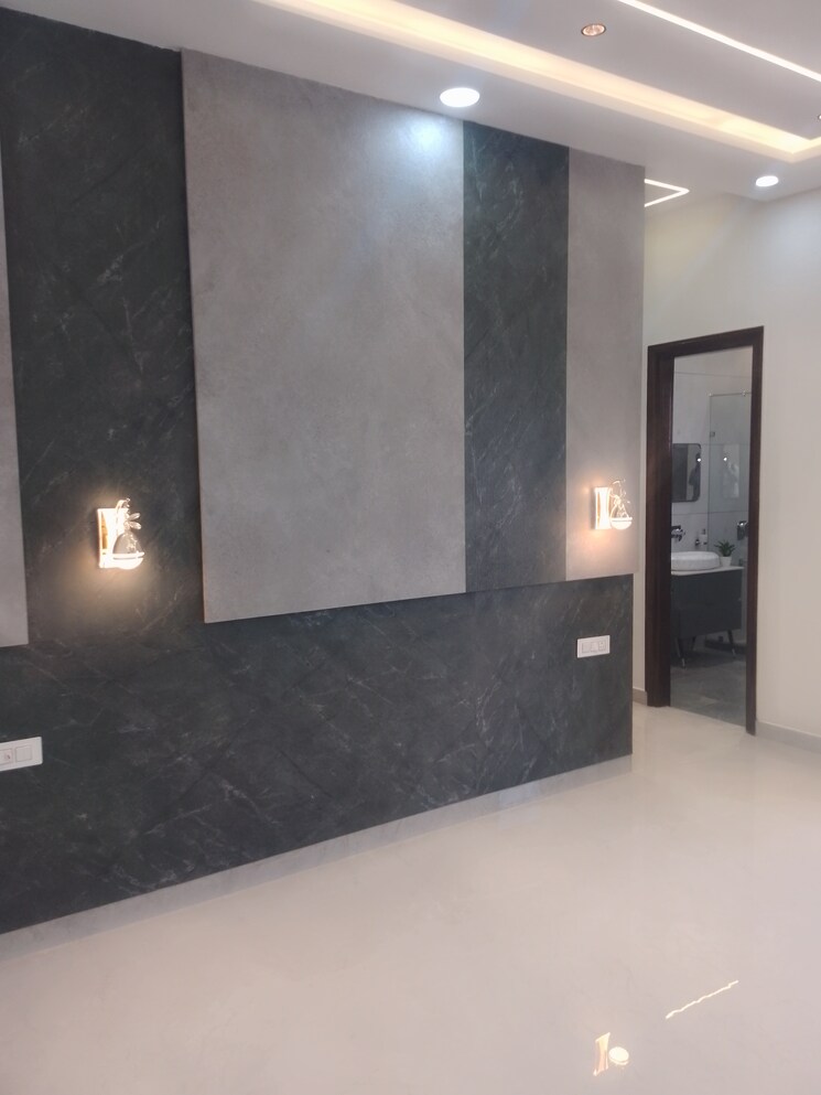 Room, sector 125 5 Bedroom 430 Sq.Yd. Independent House In Sector 125 Mohali 8561452