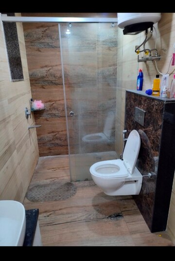 Bathroom in 3 BHK Builder Floor at SAS Tower, Sector 38 – for Rent