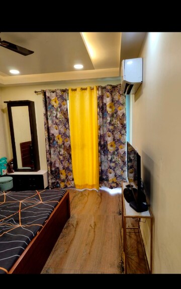 Living Room in 3 BHK Builder Floor at SAS Tower, Sector 38 – for Rent