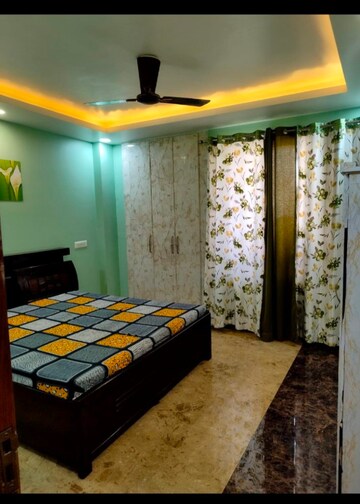 Bedroom in 3 BHK Builder Floor at SAS Tower, Sector 38 – for Rent
