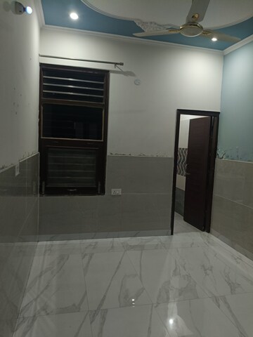 Room in 2 BHK Builder Floor at Dhakoli Village – for Rent