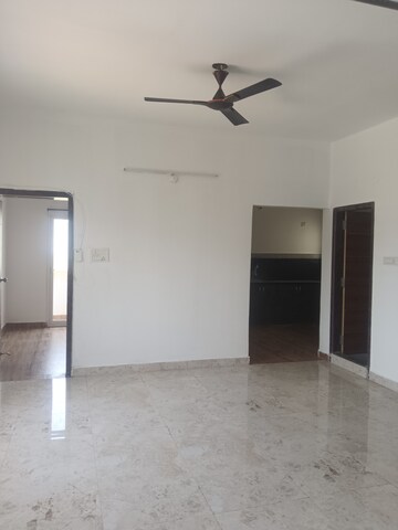 Room in 2 BHK Apartment at Manikonda – for Rent