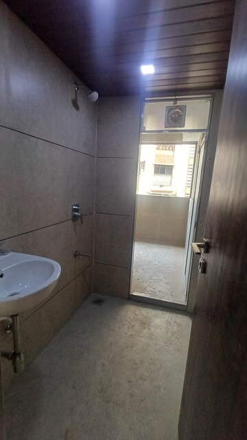 2 BHK Apartment For Rent in Madhu Milind CHS, Naupada