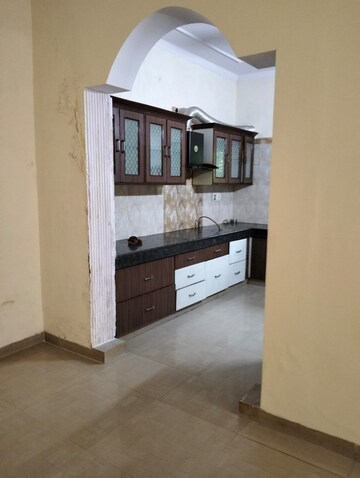 Room in 3.5 BHK Independent House at RWA Apartments Sector 71, Sector 71 – for Rent