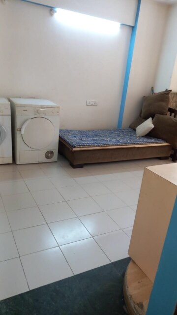 Room in 1 BHK Apartment at Goregaon West – for Rent