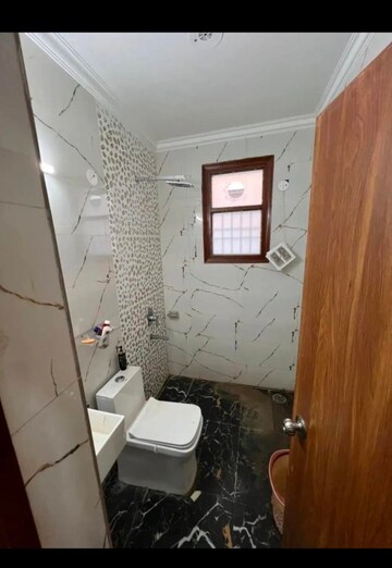 Bathroom in 3 BHK Builder Floor at AS Tower, Sector 45 – for Rent