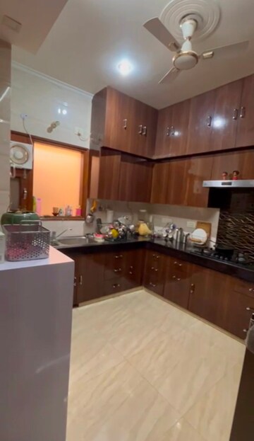 Kitchen in 2 BHK Builder Floor at SAS Tower, Sector 38 – for Rent