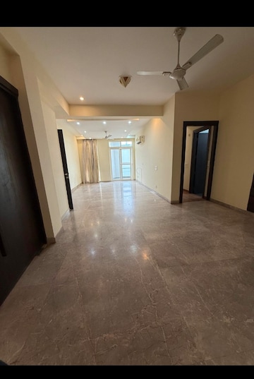 Room in 3 BHK Builder Floor at RWA Residential Society Sector 46, Sector 46 – for Rent