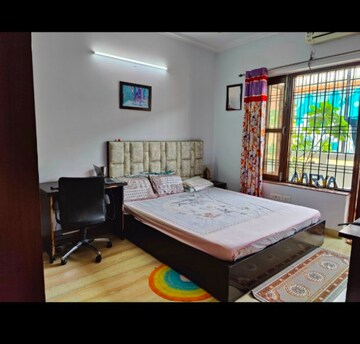 Bedroom in 2 BHK Builder Floor at Milan CGHS, Sector 39 – for Rent