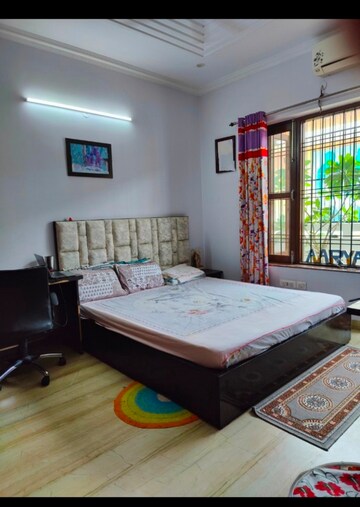 Bedroom in 2 BHK Builder Floor at Milan CGHS, Sector 39 – for Rent
