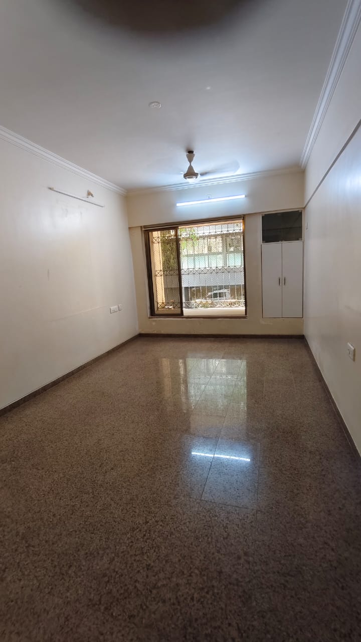 2 BHK 820 Sq.Ft. Apartment in Rustomjee Regal