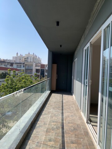 Building Lobby in 4 BHK Builder Floor at Eros Rosewood City, Sector 49 – for Rent