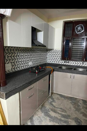 Kitchen in 2 BHK Builder Floor at SAS Tower, Sector 38 – for Rent