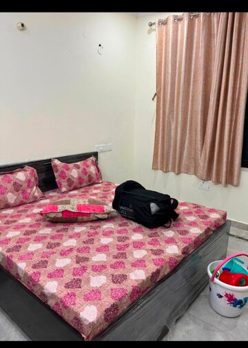 Bedroom in 2 BHK Builder Floor at SAS Tower, Sector 38 – for Rent