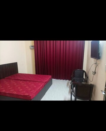Bedroom in 2 BHK Builder Floor at Milan CGHS, Sector 39 – for Rent