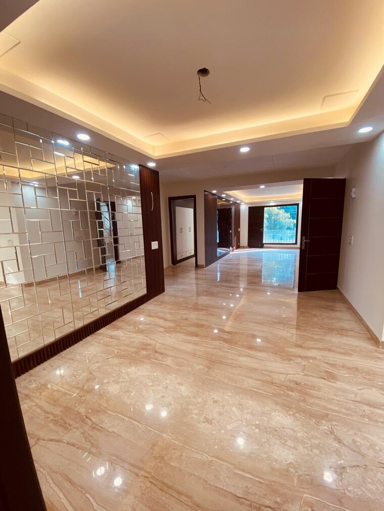 Room, sector 21a 4 Bedroom 4500 Sq.Ft. Builder Floor In Sector 21a Faridabad 8561704