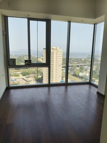 Master Bedroom in 2 BHK Apartment at Piramal Aranya, Byculla – for Rent