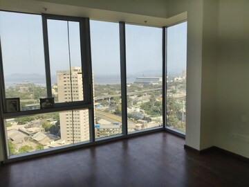 Master Bedroom in 2 BHK Apartment at Piramal Aranya, Byculla – for Rent
