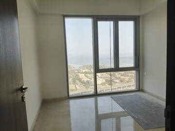 Master Bedroom in 3 BHK Apartment at Piramal Aranya, Byculla – for Rent