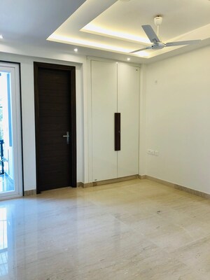 Room in 3 BHK Builder Floor at Signature Global City 92, Sector 92 – for Sale