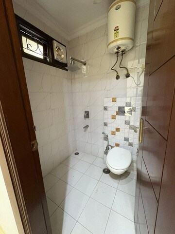 Bathroom in 1 BHK Builder Floor at Saket – for Rent