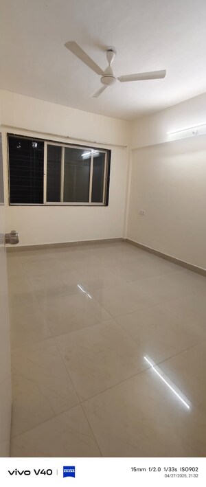 Room in 3 BHK Apartment at Karia Konark Campus, Viman Nagar – for Sale